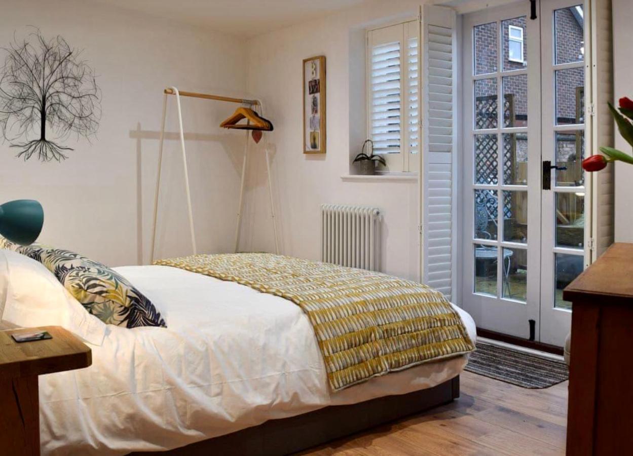The Snug Entire Home Sleeps 2, Stratford Upon Avon Shottery Exterior photo