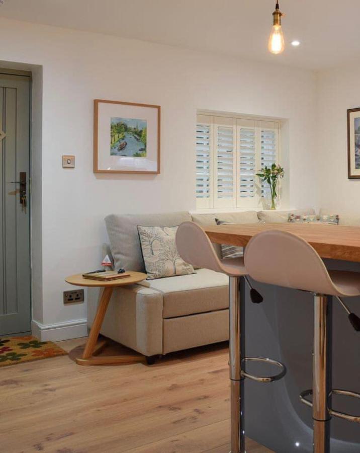 The Snug Entire Home Sleeps 2, Stratford Upon Avon Shottery Exterior photo